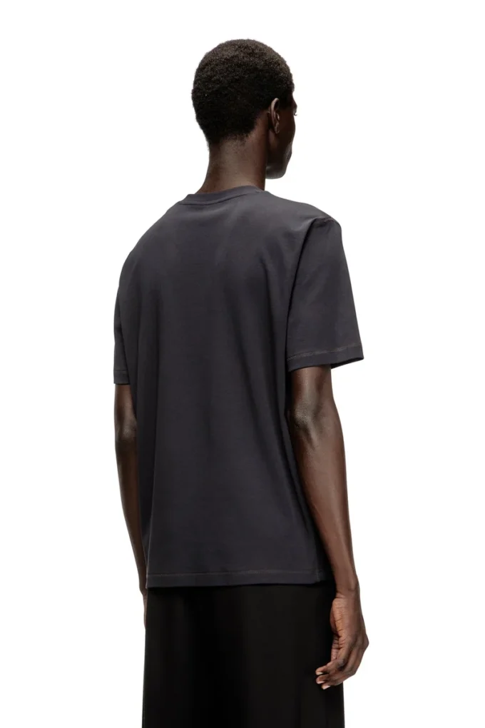 t-madjust-tr Vanlig T-shirt med rund hals och Oval D