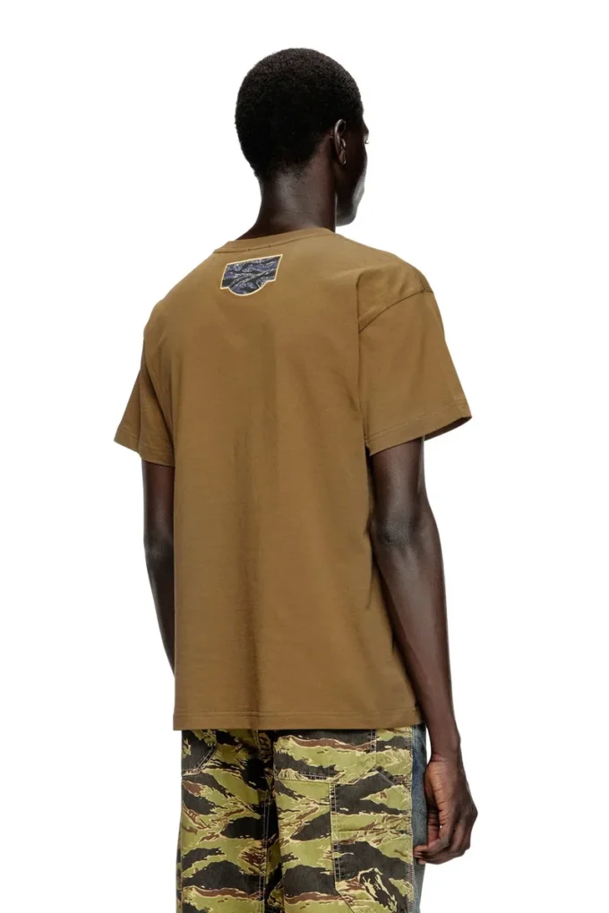 t-norm-t3 T-shirt med kamouflagelogopatch