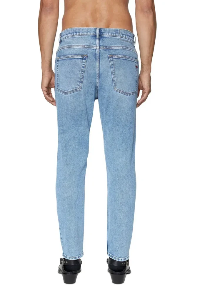 tapered jeans 2005 d-fining 09b92 Hitta närmaste butik tapered jeans 2005 d-fining 09b92 Hitta närmaste butik