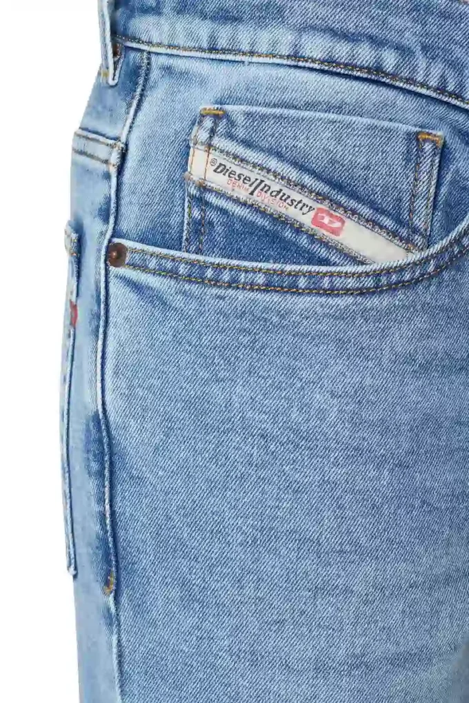 tapered jeans 2005 d-fining 09b92 Hitta närmaste butik tapered jeans 2005 d-fining 09b92 Hitta närmaste butik