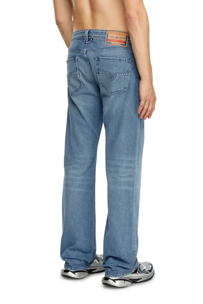 vanliga jeans 1985 larkee 09h30 Hitta närmaste butik vanliga jeans 1985 larkee 09h30 Hitta närmaste butik