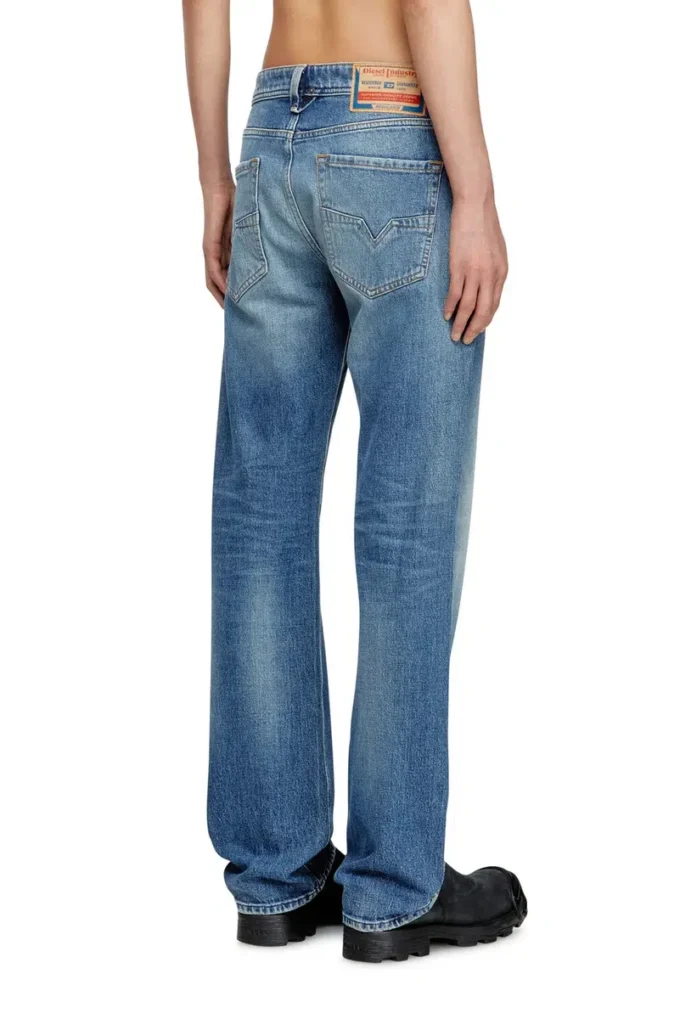 vanliga jeans 1985 larkee 09m12 Hitta närmaste butik