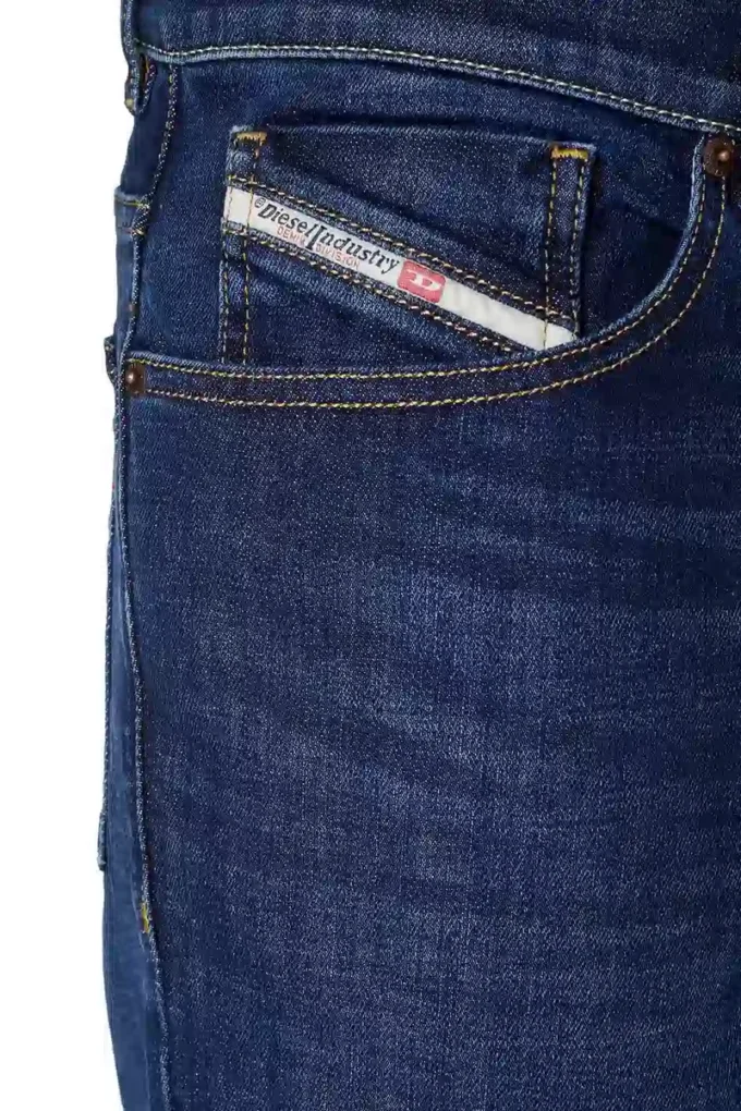 vanliga jeans 2005 d-fining 09b90 Hitta närmaste butik
