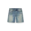 Vanliga korta jeansshorts