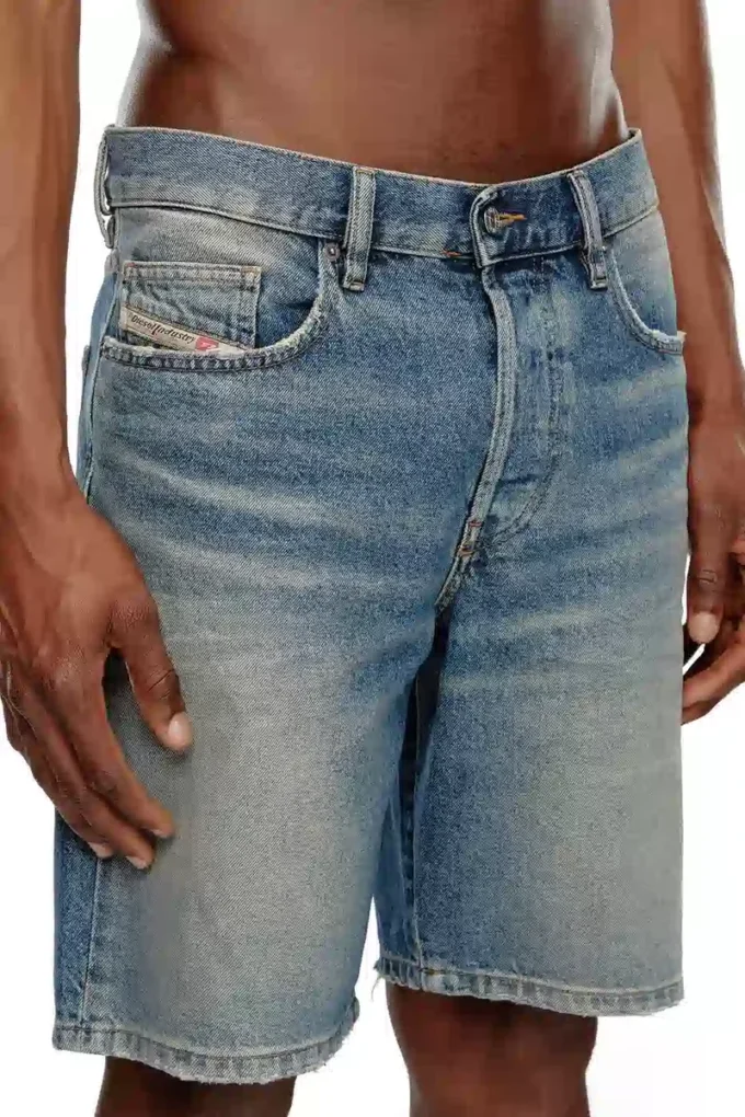 Vanliga korta jeansshorts