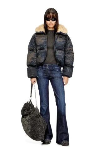 w-aves-fur Pufferjacka med huva i smutsig camouflage-denim w-aves-fur Pufferjacka med huva i smutsig camouflage-denim