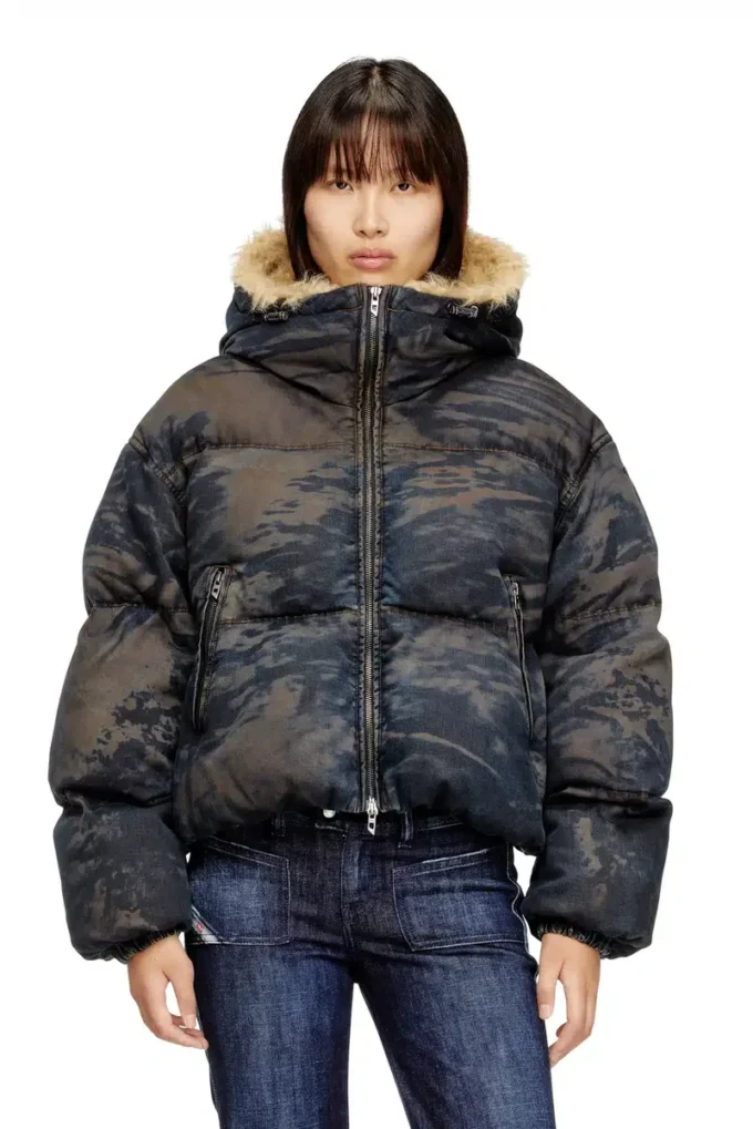 w-aves-fur Pufferjacka med huva i smutsig camouflage-denim w-aves-fur Pufferjacka med huva i smutsig camouflage-denim